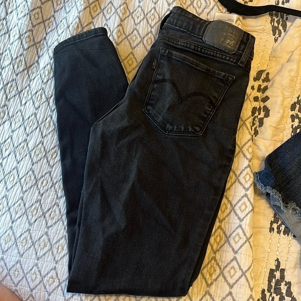 Levi’s black skinny jean